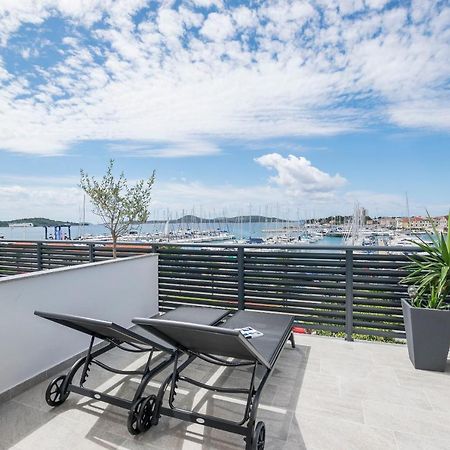 Apartments And Rooms Mare Vodice Kültér fotó