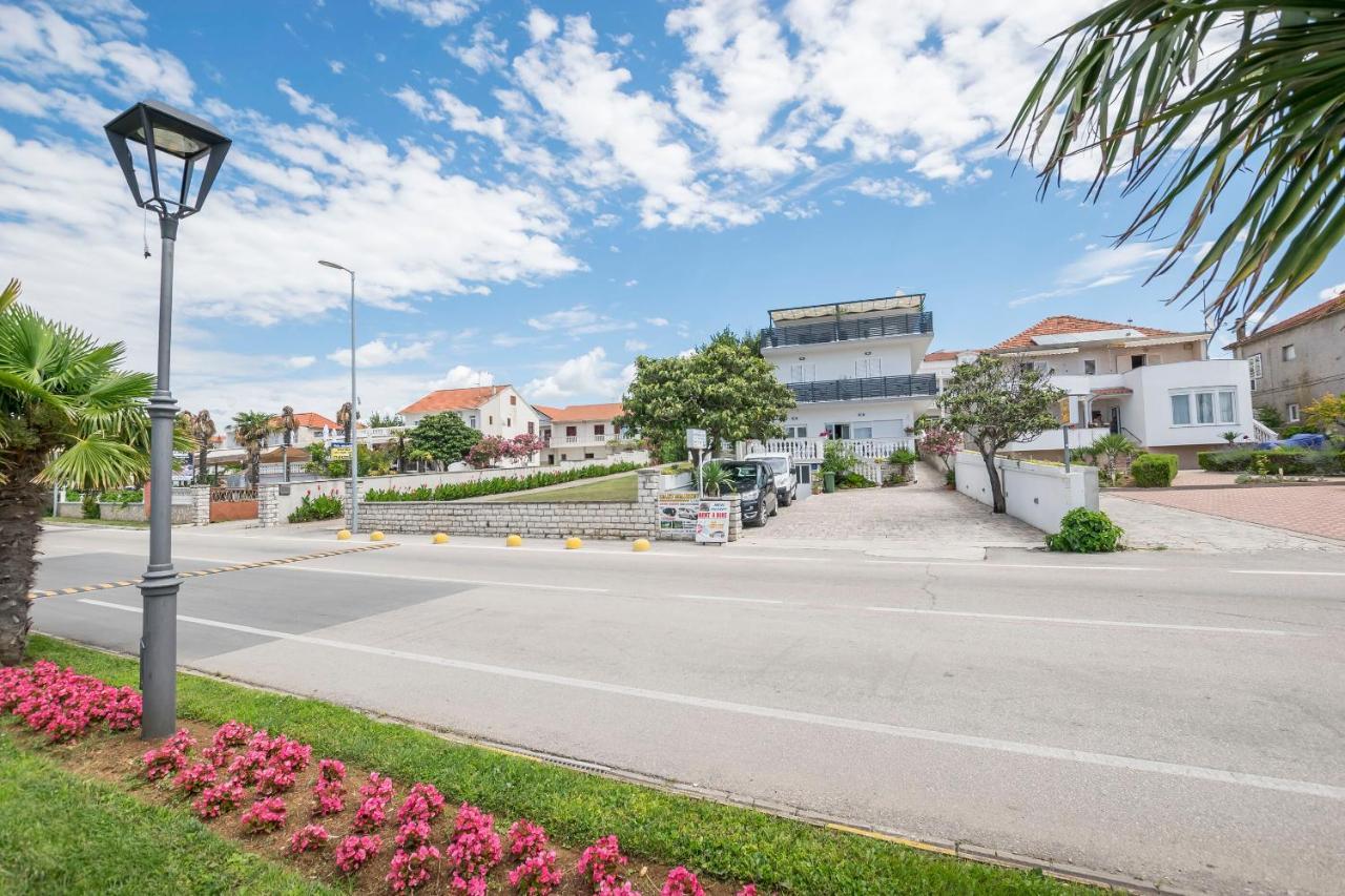 Apartments And Rooms Mare Vodice Kültér fotó