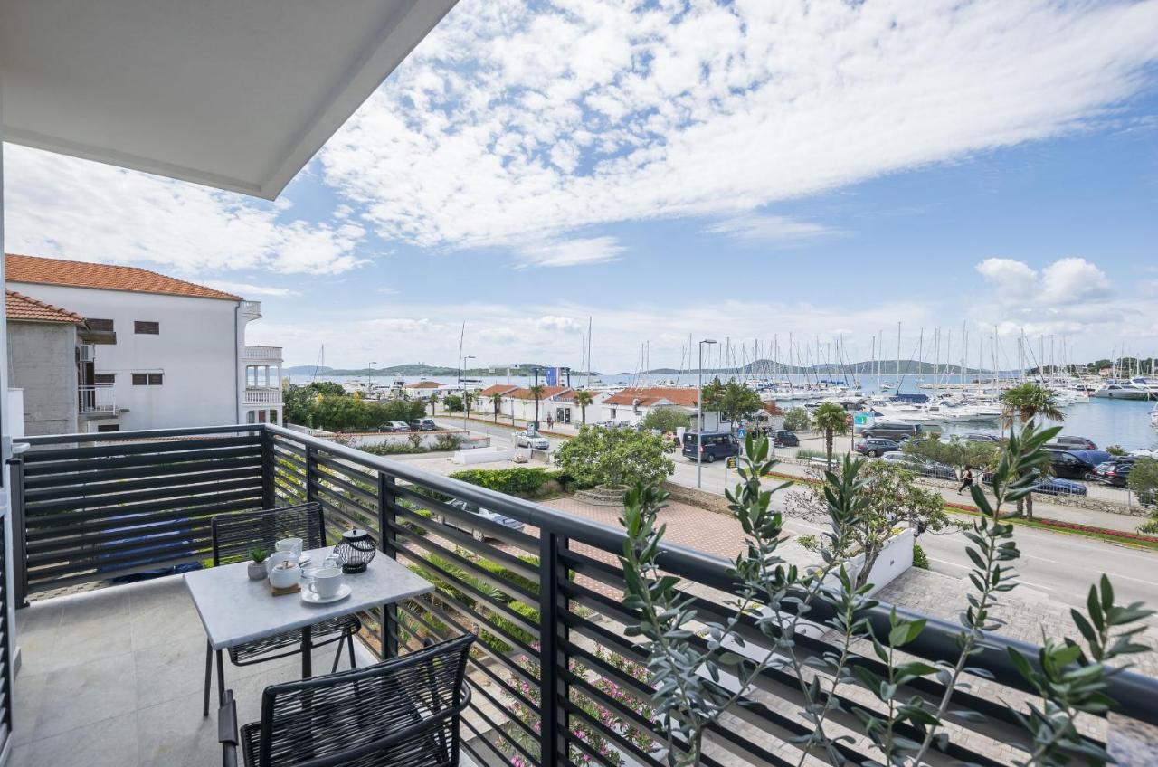 Apartments And Rooms Mare Vodice Kültér fotó