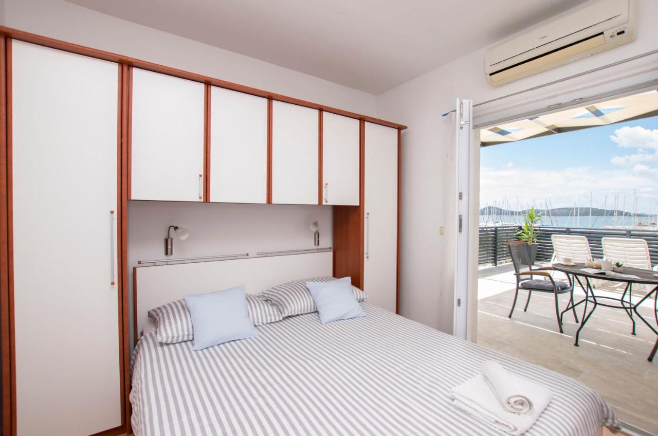 Apartments And Rooms Mare Vodice Kültér fotó