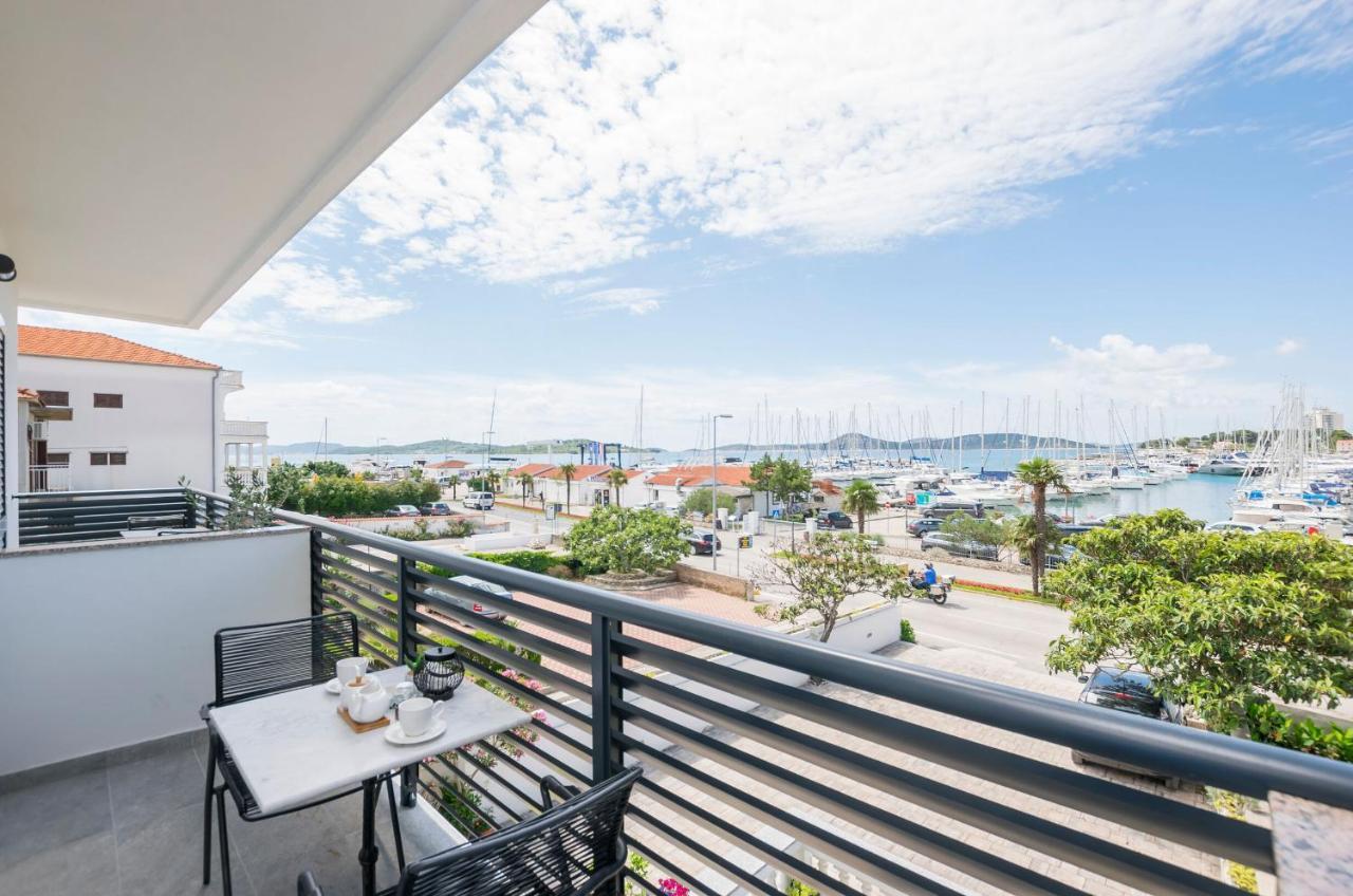 Apartments And Rooms Mare Vodice Kültér fotó