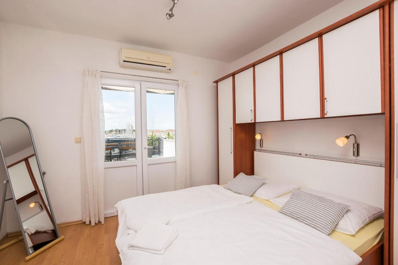 Apartments And Rooms Mare Vodice Kültér fotó