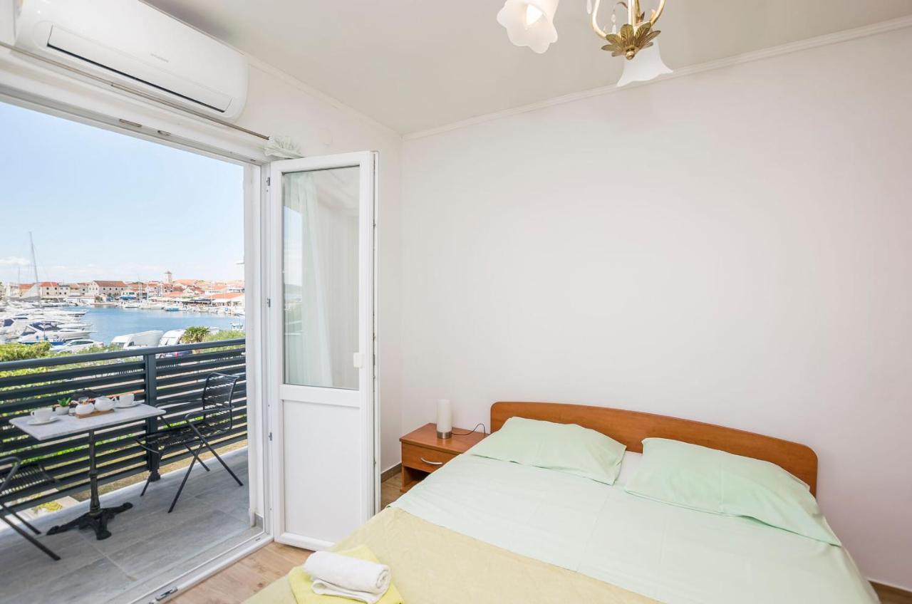 Apartments And Rooms Mare Vodice Kültér fotó