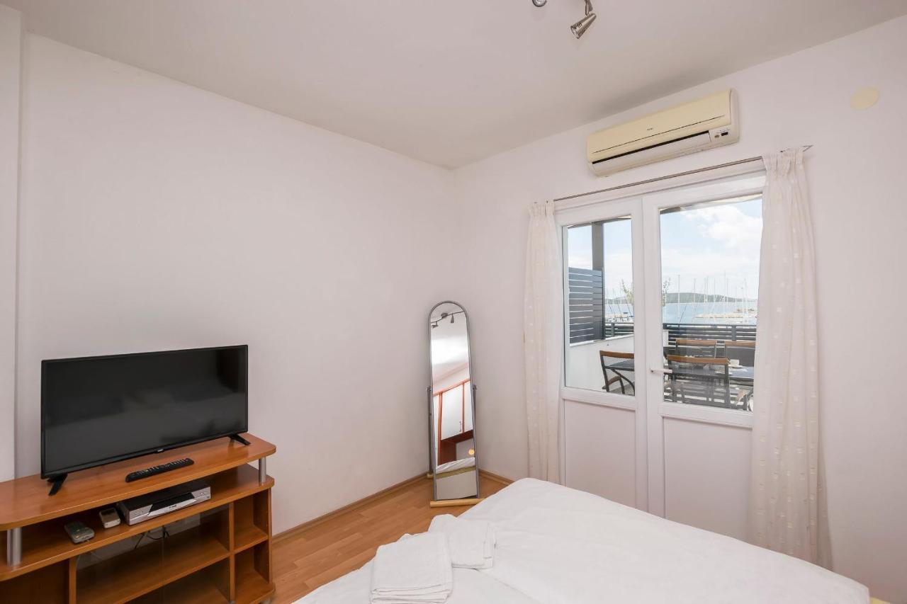 Apartments And Rooms Mare Vodice Kültér fotó