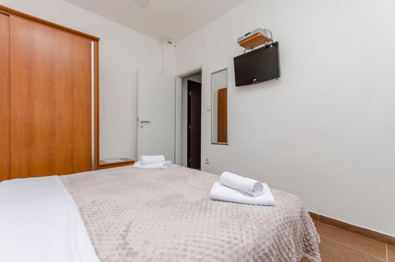 Apartments And Rooms Mare Vodice Kültér fotó