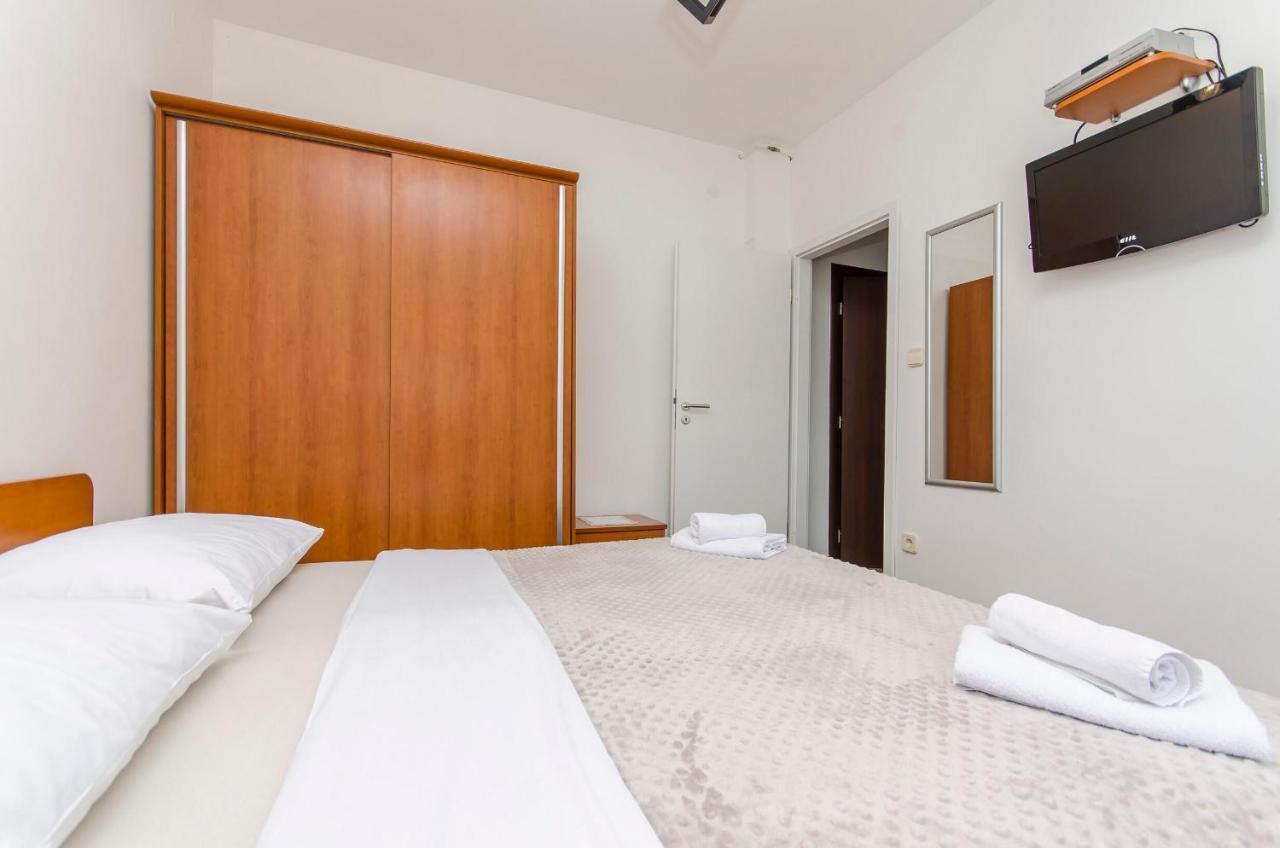 Apartments And Rooms Mare Vodice Kültér fotó