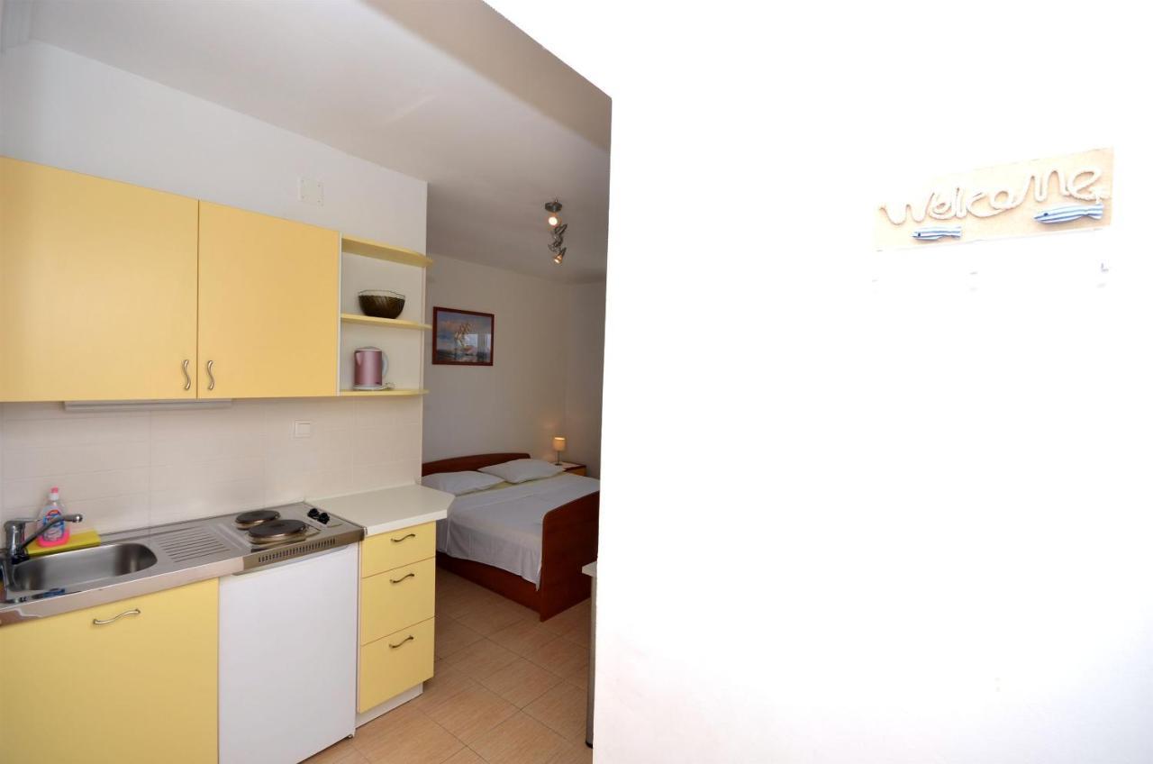 Apartments And Rooms Mare Vodice Kültér fotó