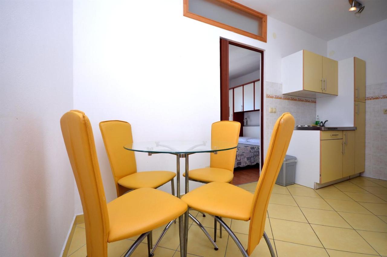 Apartments And Rooms Mare Vodice Kültér fotó