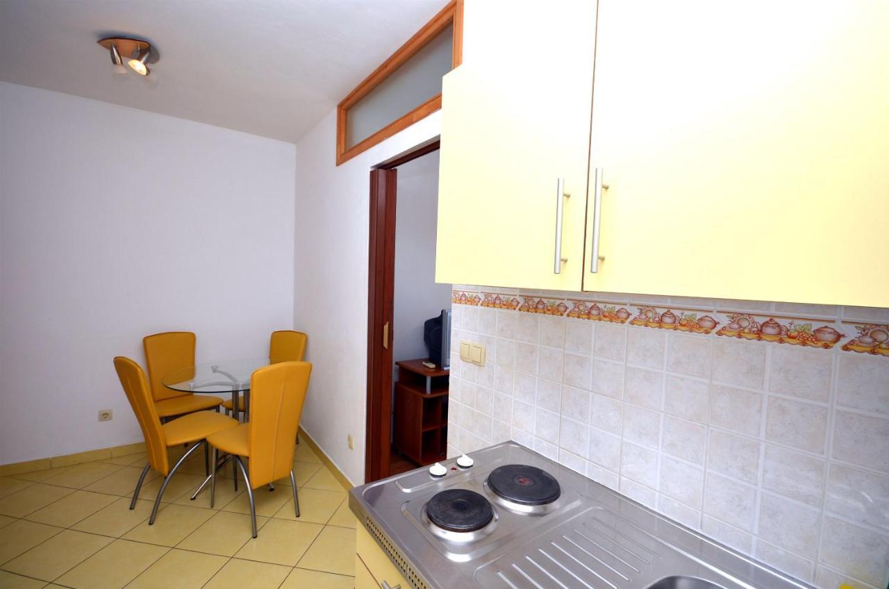 Apartments And Rooms Mare Vodice Kültér fotó
