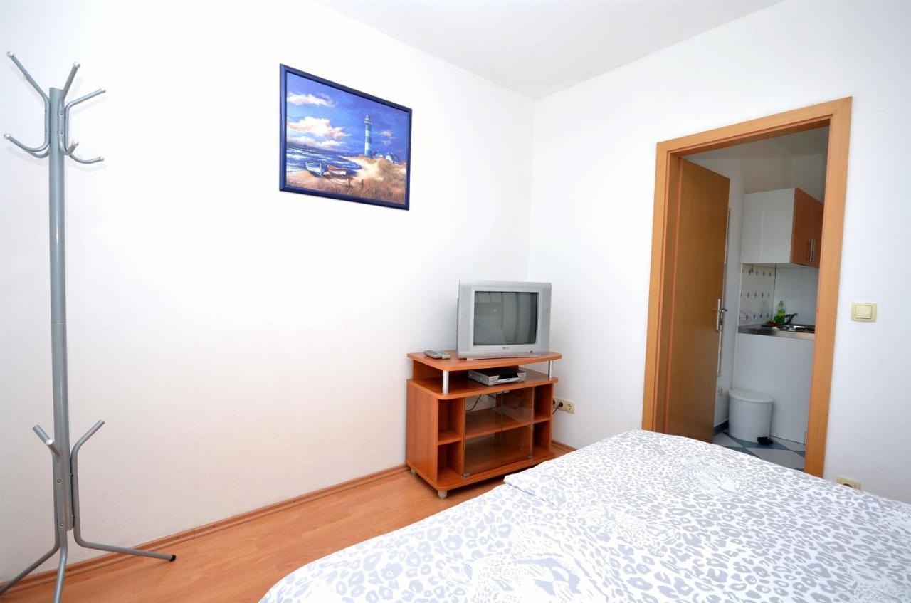 Apartments And Rooms Mare Vodice Kültér fotó